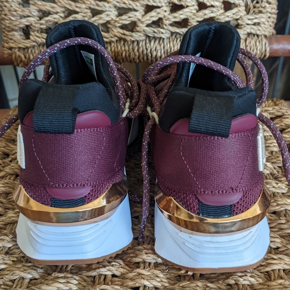 Burgundy Puma Trainers, Size Women 6 - Picture 2 of 5